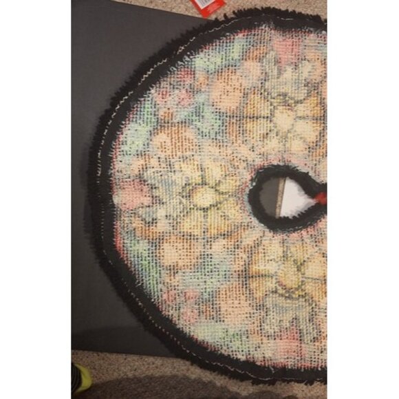 Latch hook stained glass candles xmas tree skirt completed 32 inch - Picture 8 of 9